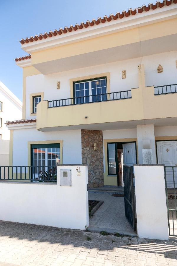 Ocean Breeze Villa Atouguia Da Baleia Exterior photo